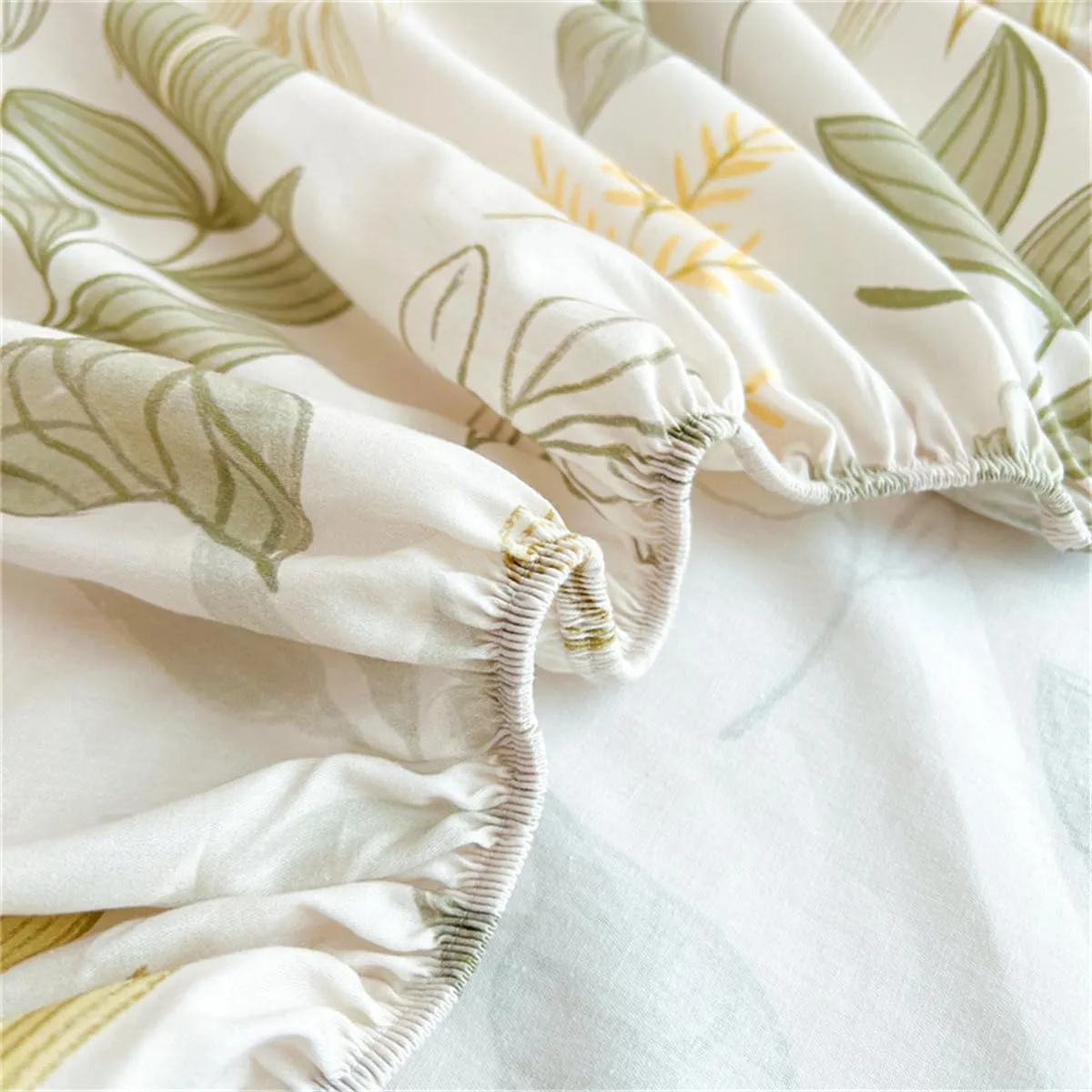 Bedspread with Elastic Corners, Long Staple Cotton Sheets Deep Pocket, Brushed Fitted Sheet Mattress Protector (B,Twin:35x79in(90 * 200CM))