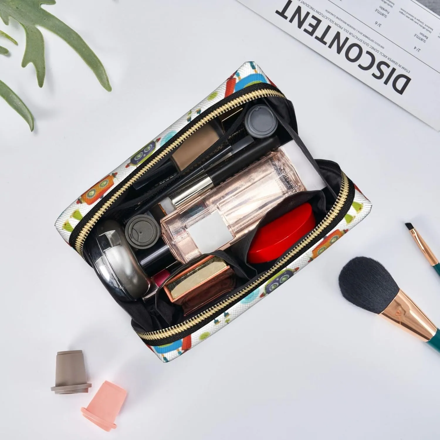Cute Cartoon Robots Toiletry Pouch, Travel-Friendly Makeup Organizer For Makeup Brushes, Lipsticks