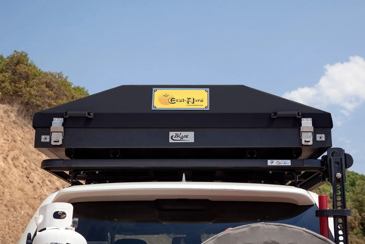 Eezi-Awn - Blade Hard Shell Roof Top Tent