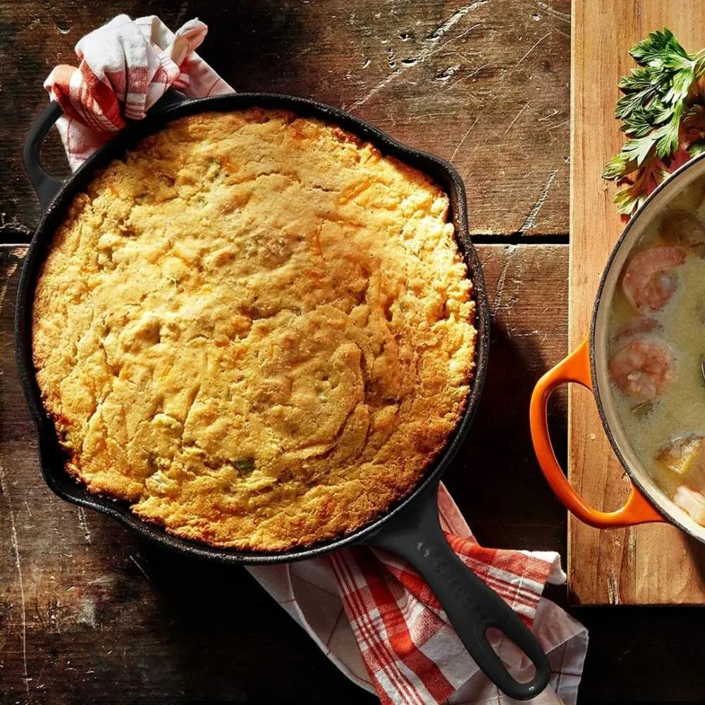 Le Creuset Signature cast iron round Skillet