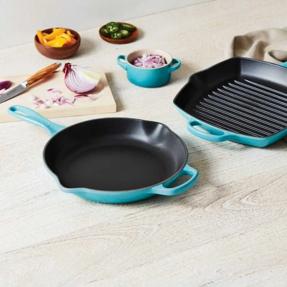 Le Creuset Signature cast iron round Skillet