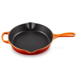 Le Creuset Signature cast iron round Skillet