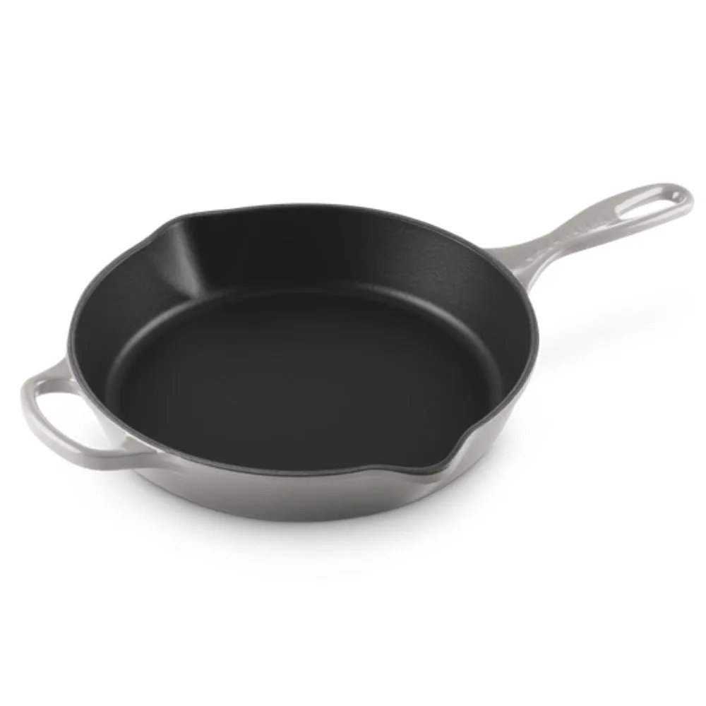 Le Creuset Signature cast iron round Skillet