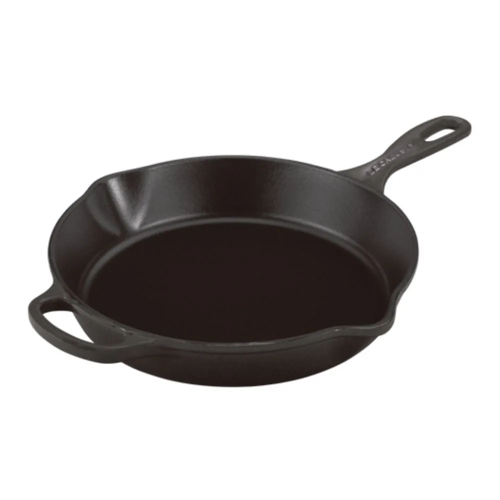 Le Creuset Signature cast iron round Skillet