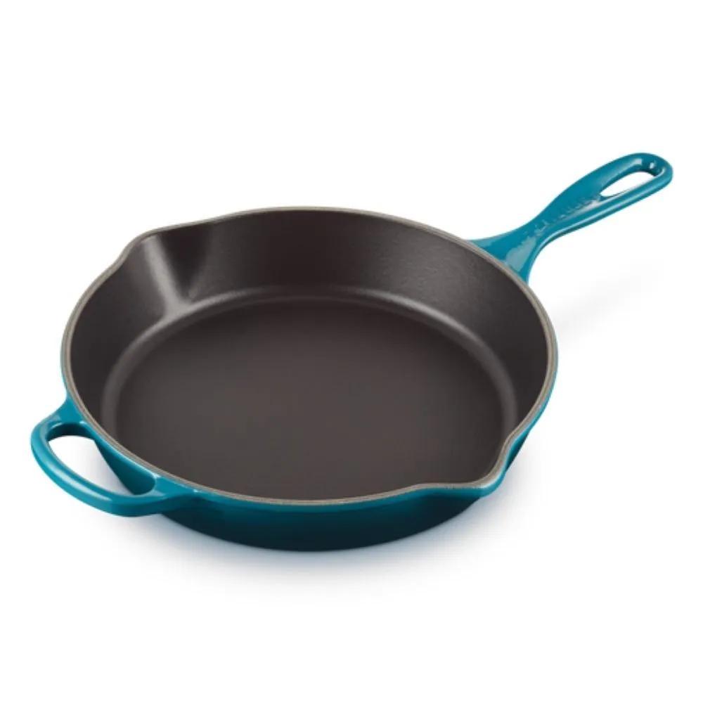 Le Creuset Signature cast iron round Skillet