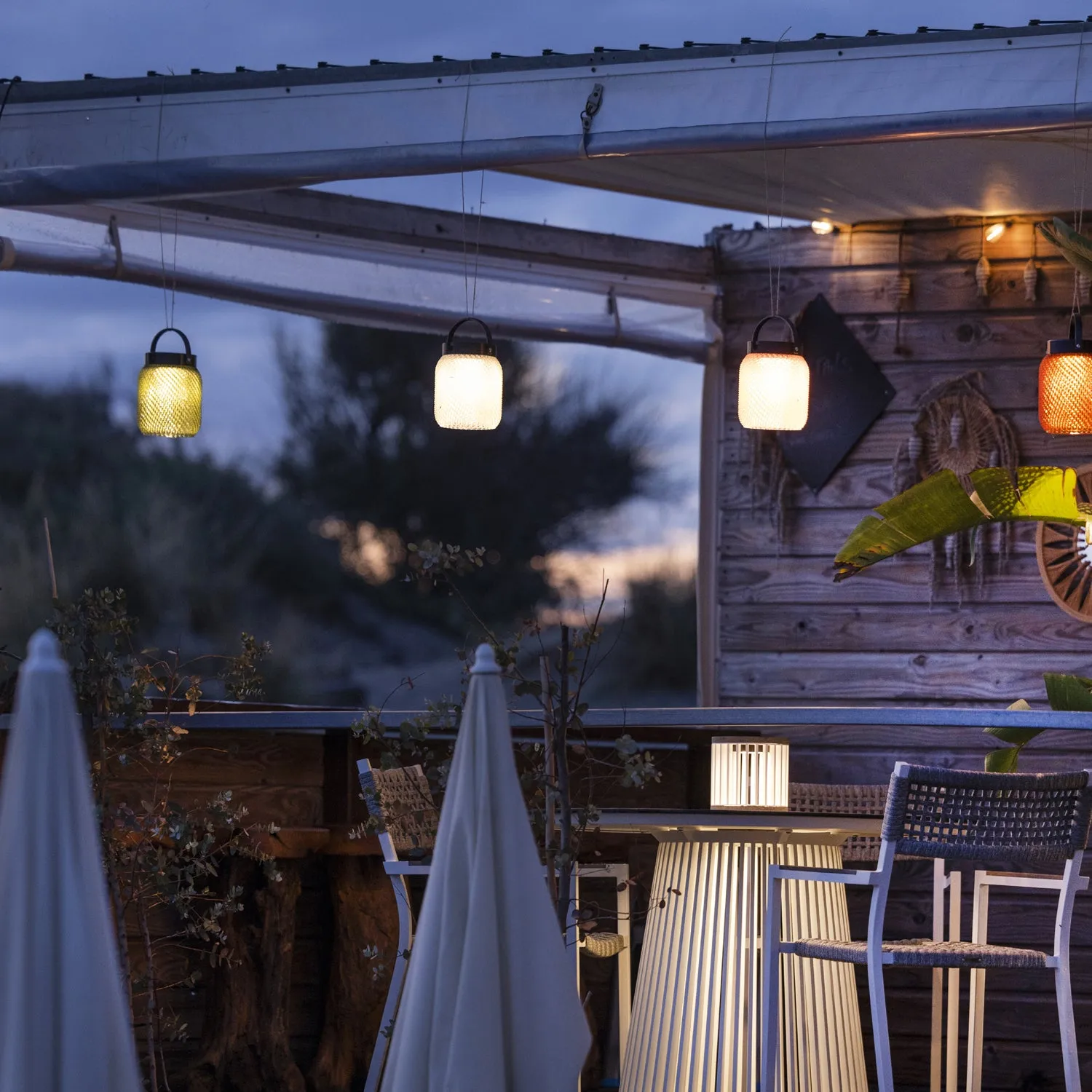 Les Jardins Lolie Solar Table Lamp
