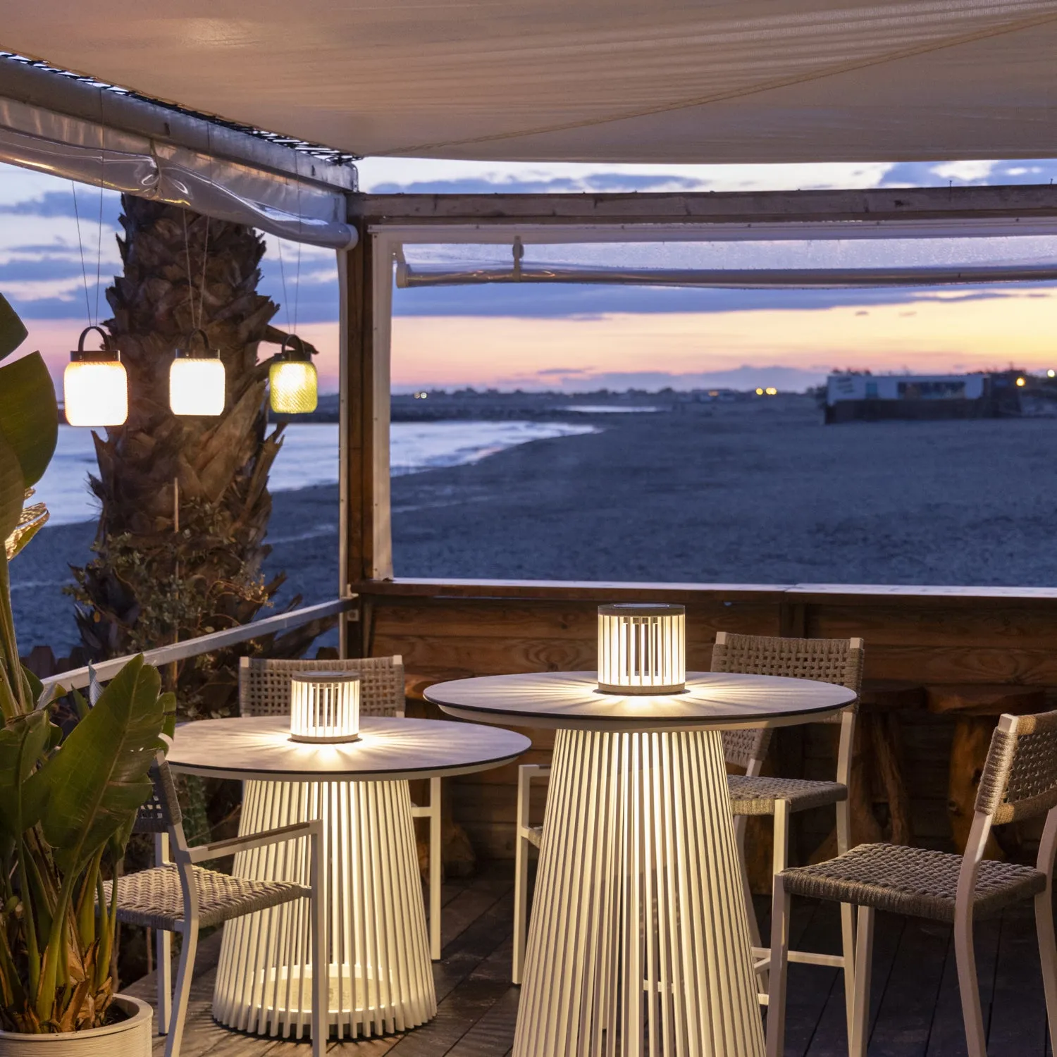 Les Jardins Lolie Solar Table Lamp
