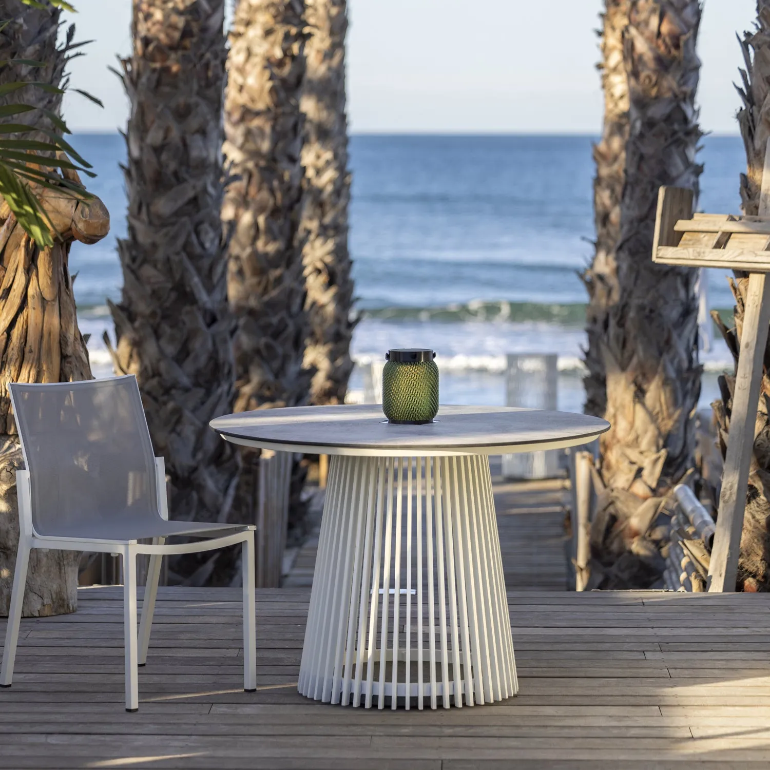 Les Jardins Lolie Solar Table Lamp
