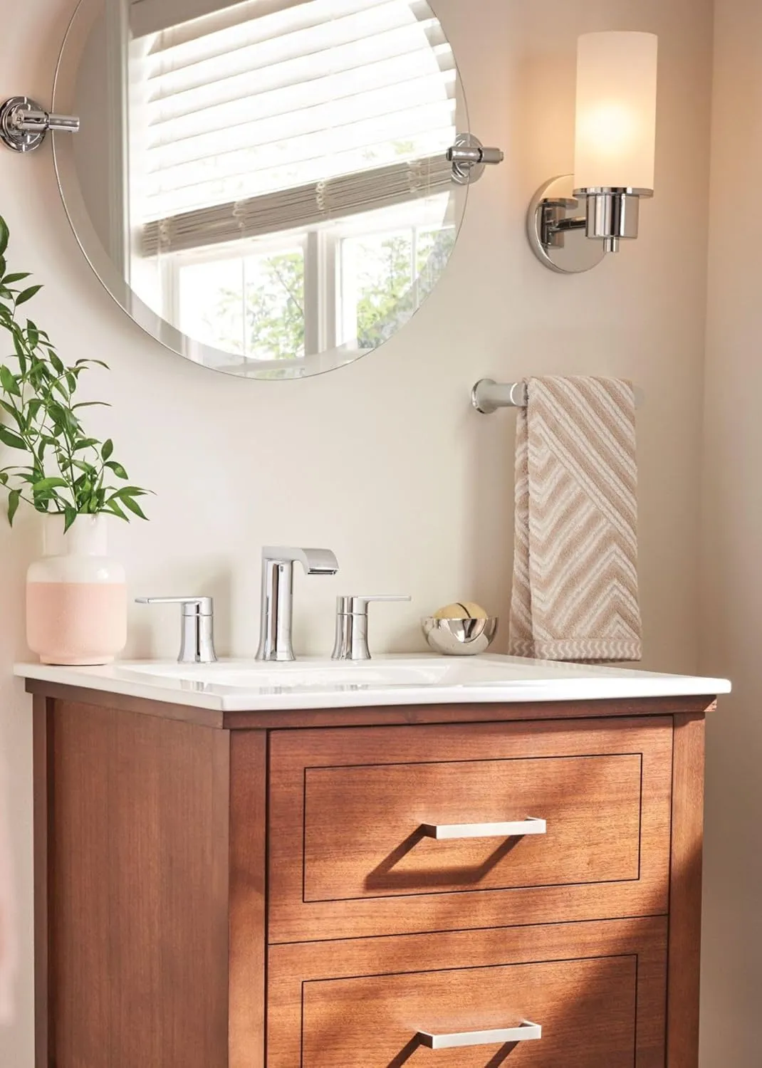 Moen DN0761CH Iso 1-Light Dual-Mount Bath Bathroom Vanity Fixture with Frosted Glass, Chrome