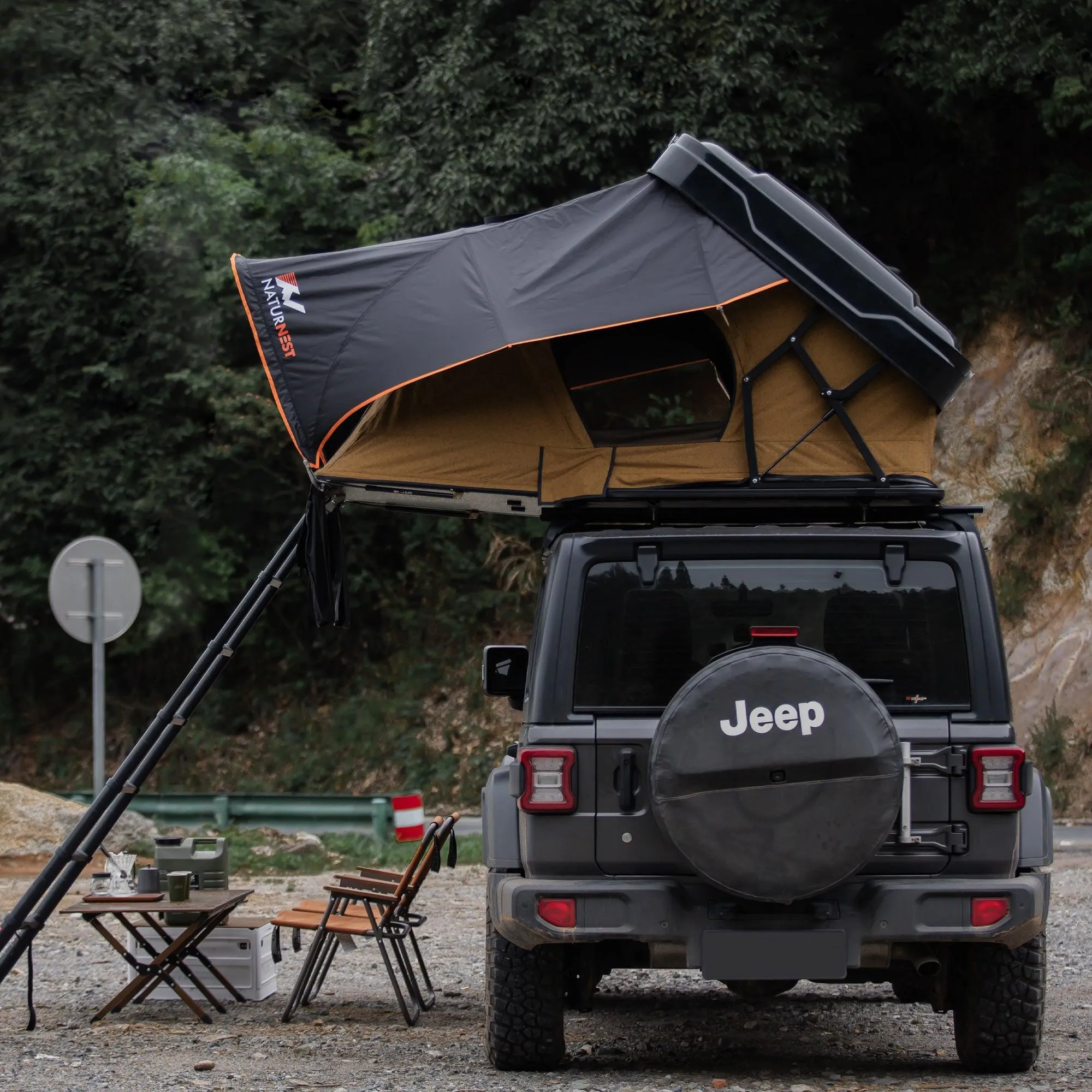 Naturnest Sirius 2 Clamshell Rooftop Tent
