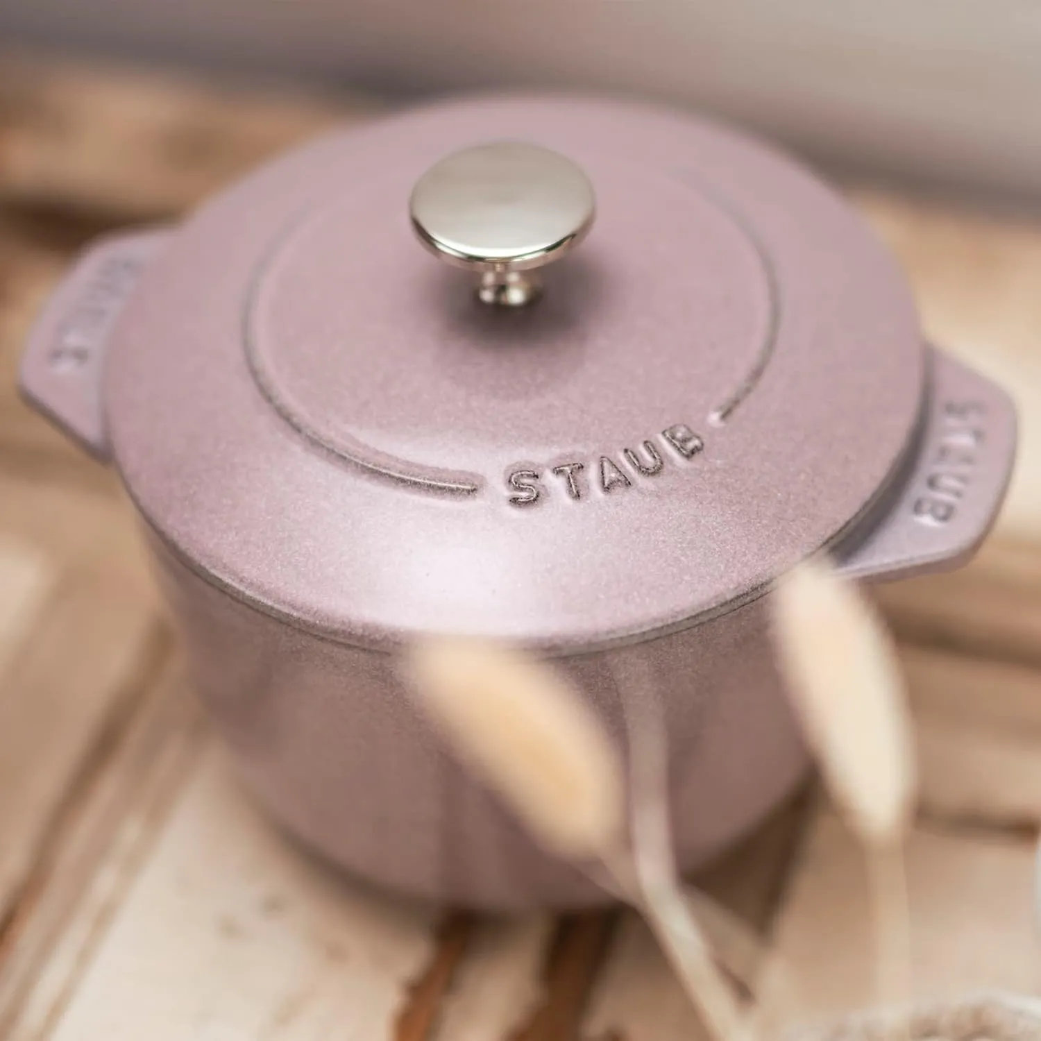 STAUB Cast Iron 1.5-qt Petite French Oven - Lilac