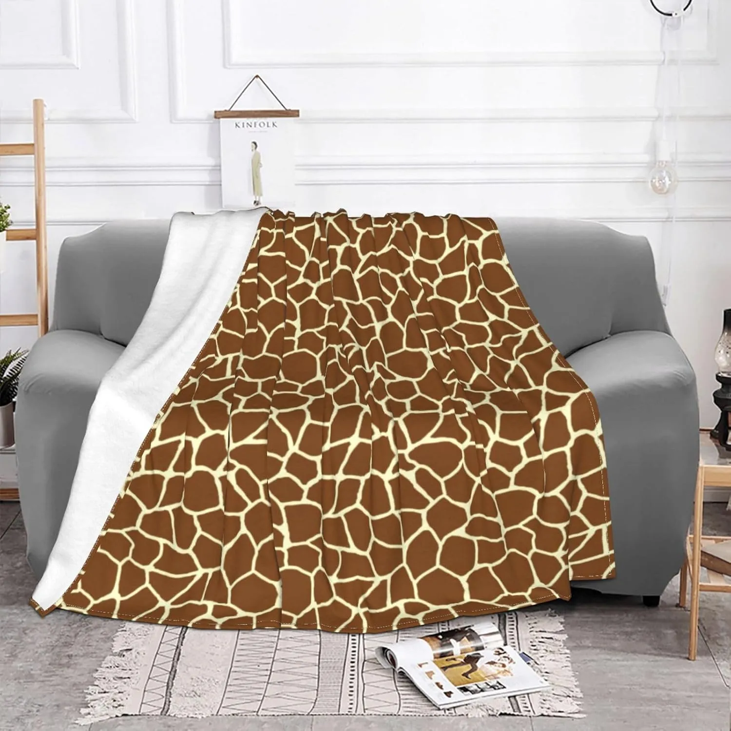 Wild Giraffe Pattern Animal Print 60"X50" Flannel Blanket - 100% Soft Polyester, Lightweight and Warm, Suitable for Families, Camping, Travel